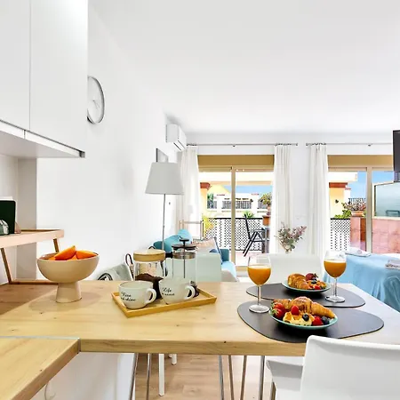 Modern Romana Playa 723 In Marbella, Elviria Lejlighed