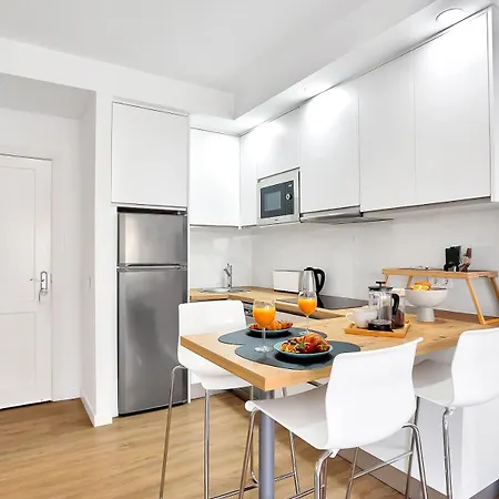 Modern Romana Playa 723 In Marbella, Elviria Lejlighed *