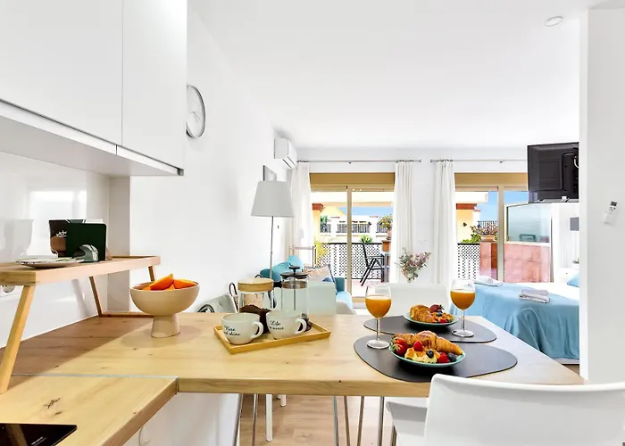 Modern Romana Playa In Marbella, Elviria Apartamento